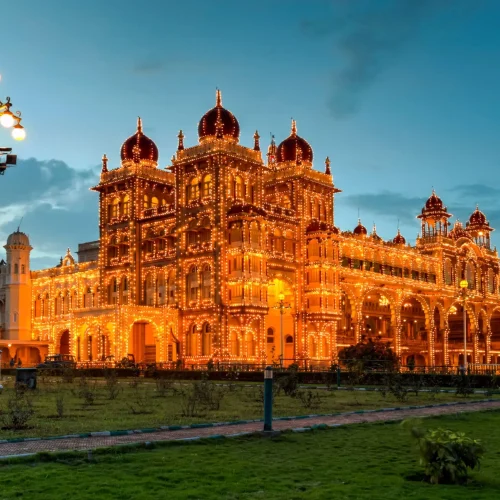 Explore Mysore palace: Just 110 Kms Away from Utopiaa